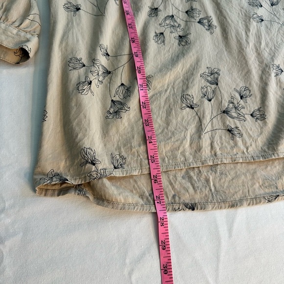 St Johns Bay Floral Peasant-Feel Blouse Size Large Tan/ Black Romantic Feminine - Picture 7 of 8